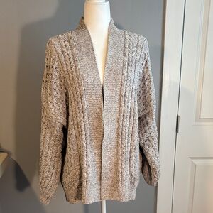 Abercrombie & Fitch Textured Knit Cardigan in Gray/Cream